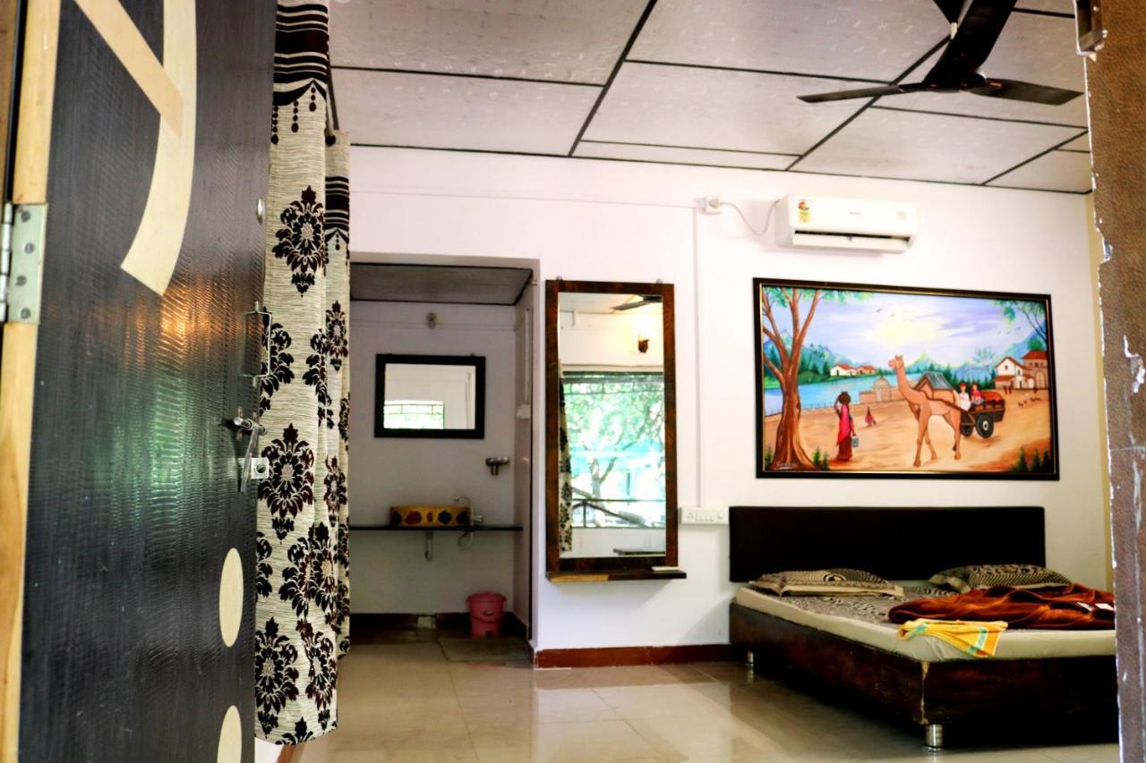 The Wilds Villa Gir Jungle Stay With Swimming Pool Sasan Gir Bagian luar foto