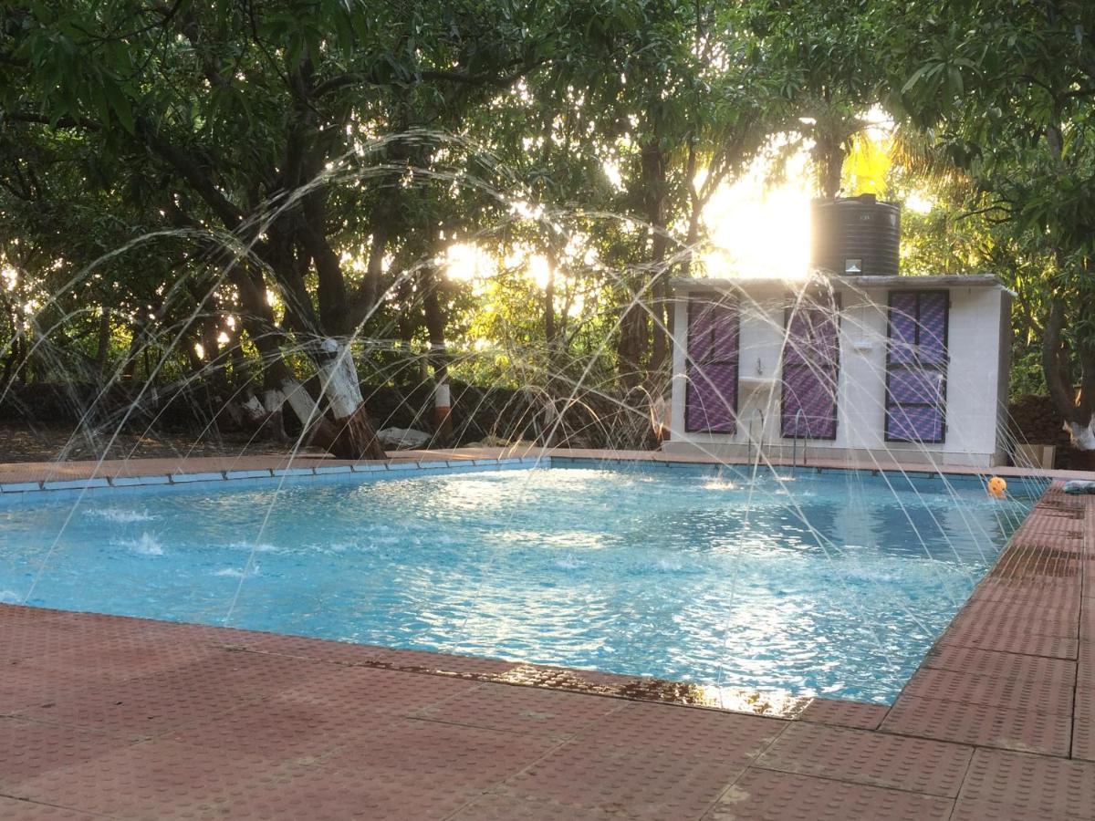 The Wilds Villa Gir Jungle Stay With Swimming Pool Sasan Gir Bagian luar foto