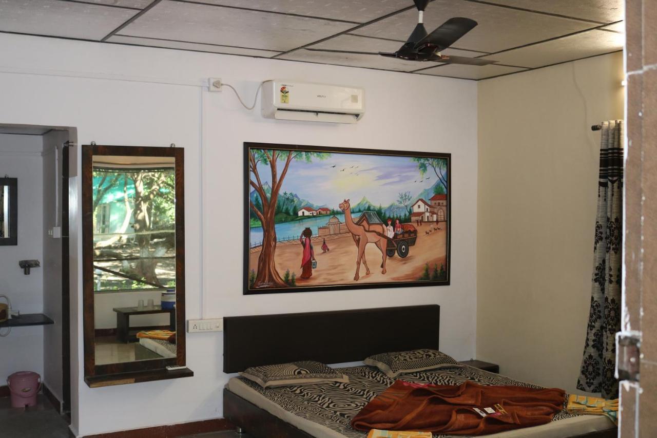 The Wilds Villa Gir Jungle Stay With Swimming Pool Sasan Gir Bagian luar foto