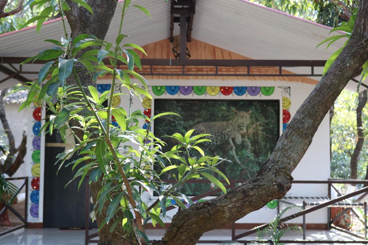 The Wilds Villa Gir Jungle Stay With Swimming Pool Sasan Gir Bagian luar foto